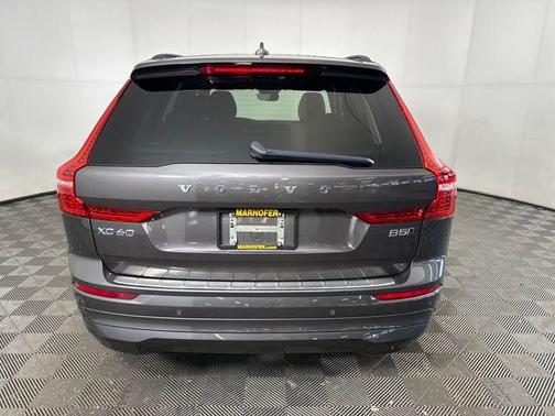 2022 Volvo XC60 B5 Momentum
