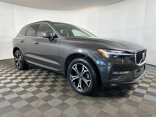 2022 Volvo XC60 B5 Momentum