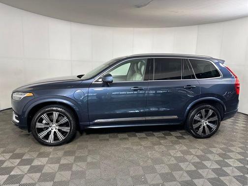 2024 Volvo XC90 Recharge Plug-In Hybrid T8 Ultimate Bright Theme 7-Seater