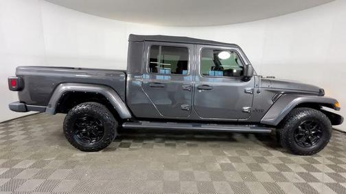 Granite Crystal Metallic Clearcoat 2022 Jeep Gladiator Willys 4x4