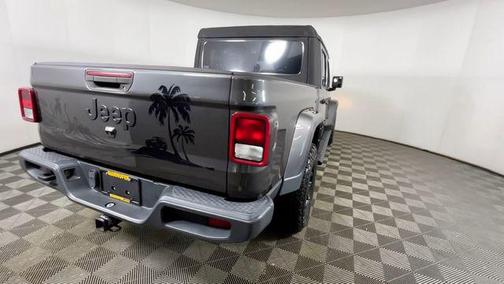 Granite Crystal Metallic Clearcoat 2022 Jeep Gladiator Willys 4x4