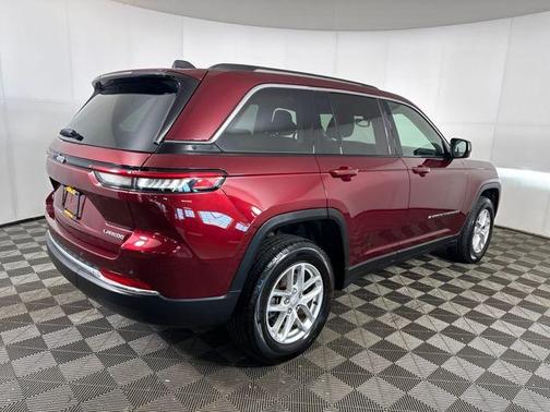 2024 Jeep Grand Cherokee Laredo