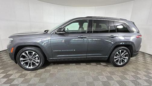 Baltic Gray Metallic Clearcoat 2023 Jeep Grand Cherokee 4xe Overland