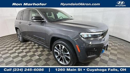 Baltic Gray Metallic Clearcoat 2023 Jeep Grand Cherokee 4xe Overland
