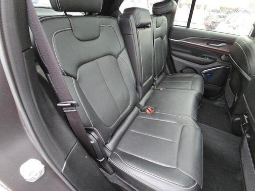 Baltic Gray Metallic Clearcoat 2023 Jeep Grand Cherokee 4xe Overland