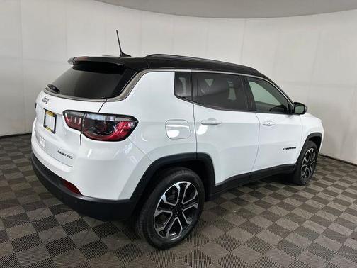 Bright White Clearcoat 2024 Jeep Compass Limited