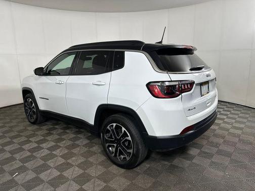 Bright White Clearcoat 2024 Jeep Compass Limited