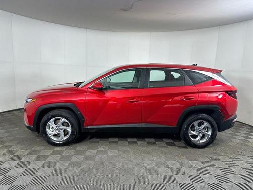 2023 Hyundai TUCSON SE