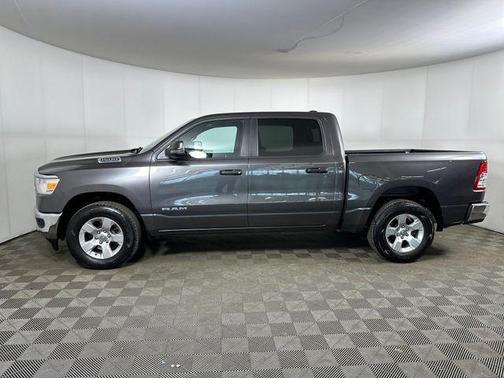 Granite Crystal Metallic Clearcoat 2024 RAM 1500 Big Horn/Lone Star