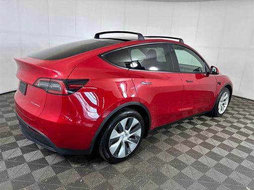 2022 Tesla Model Y Long Range Dual Motor All-Wheel Drive