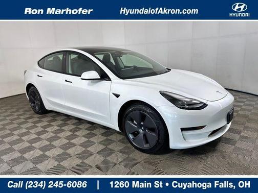 Pearl White Multi-Coat 2023 Tesla Model 3 Standard Range