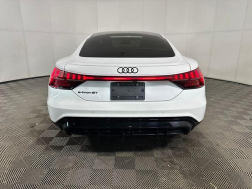 2022 Audi e-tron GT Premium Plus