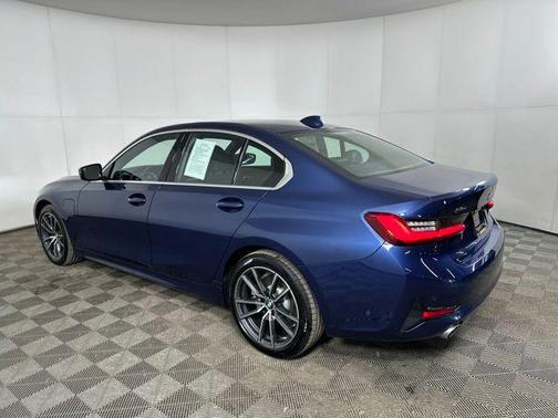 2021 BMW 330e xDrive