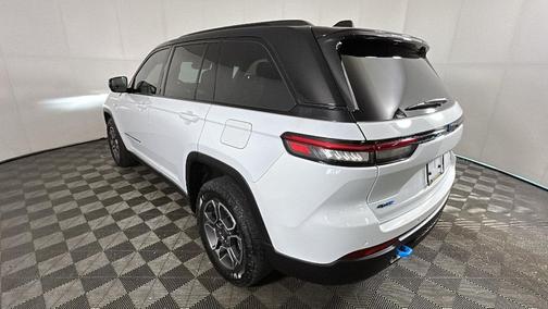 Bright White Clearcoat 2023 Jeep Grand Cherokee 4xe Trailhawk