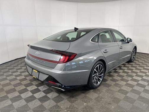 2022 Hyundai SONATA Limited