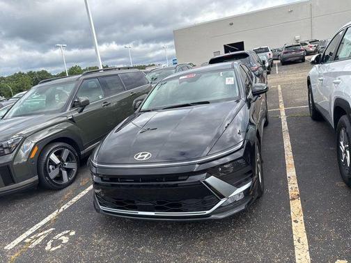 2025 Hyundai SONATA SE