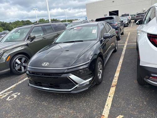 2025 Hyundai SONATA SE