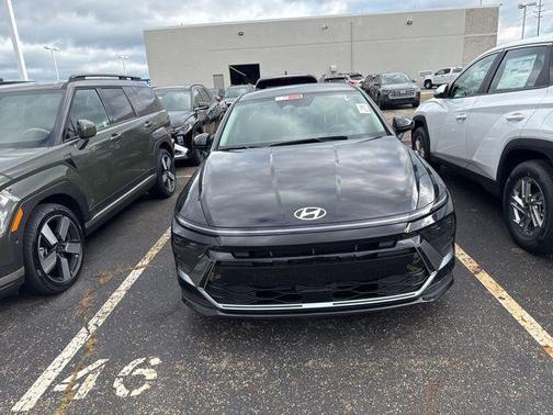 2025 Hyundai SONATA SE