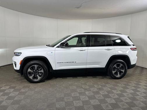 Bright White Clearcoat 2023 Jeep Grand Cherokee 4xe Base