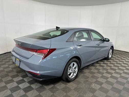 2023 Hyundai ELANTRA SE