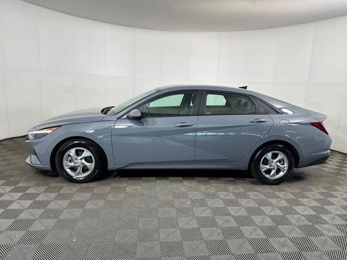 2023 Hyundai ELANTRA SE