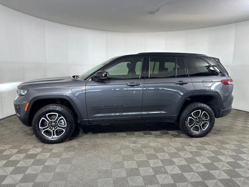 2022 Jeep Grand Cherokee 4xe Trailhawk