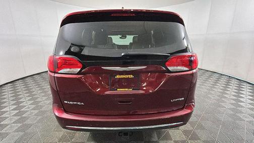 Velvet Red Pearlcoat 2017 Chrysler Pacifica Limited