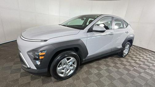 Cyber Gray Metallic 2024 Hyundai KONA SE