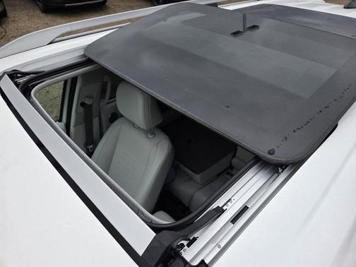 Creamy White Pearl 2027 Hyundai Palisade Hybrid Limited 8P