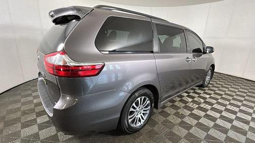Predawn Gray Mica 2020 Toyota Sienna XLE