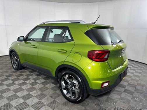 2023 Hyundai VENUE SEL