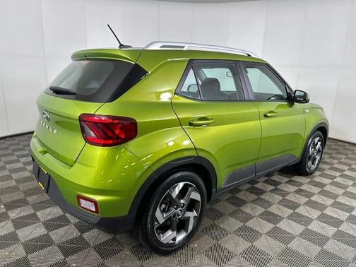 2023 Hyundai VENUE SEL