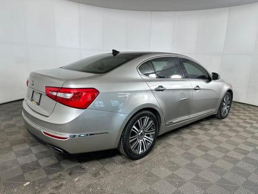 2014 Kia Cadenza Premium