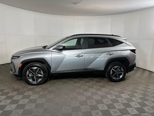 Shimmering Silver 2025 Hyundai TUCSON SEL