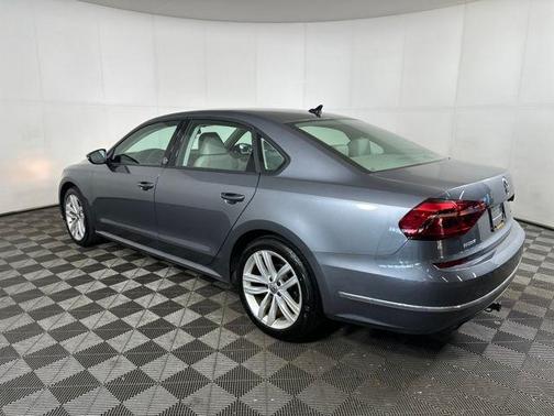 2019 Volkswagen Passat 2.0T Wolfsburg Edition