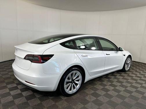 2022 Tesla Model 3 Standard Range