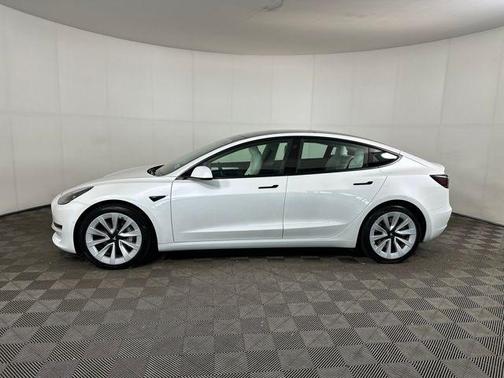 2022 Tesla Model 3 Standard Range