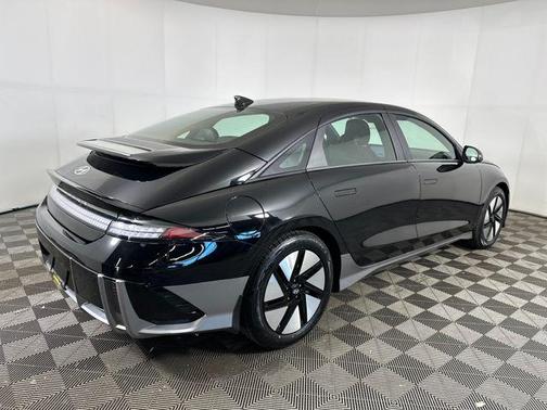 2023 Hyundai IONIQ 6 SE