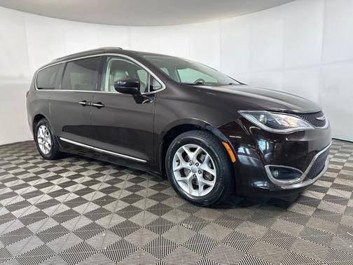 2018 Chrysler Pacifica Touring-L Plus