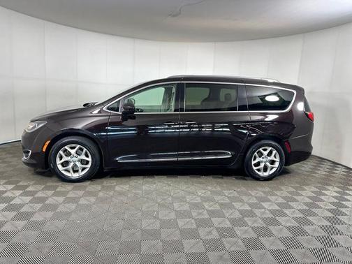 2018 Chrysler Pacifica Touring-L Plus