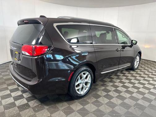 2018 Chrysler Pacifica Touring-L Plus
