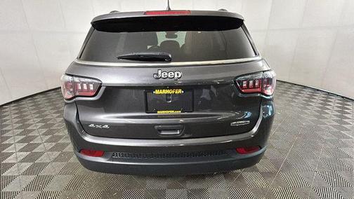 Granite Crystal Metallic Clearcoat 2023 Jeep Compass Latitude Lux