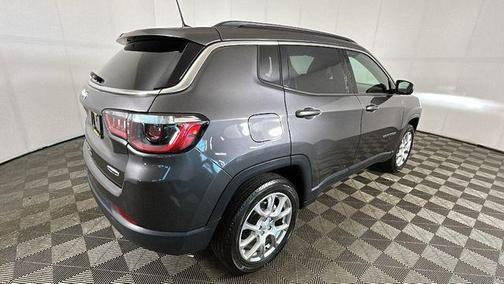 Granite Crystal Metallic Clearcoat 2023 Jeep Compass Latitude Lux