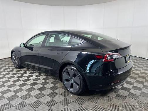 2022 Tesla Model 3 Standard Range