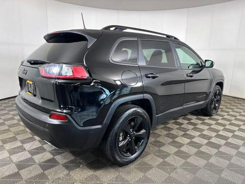 Diamond Black Crystal Pearlcoat 2019 Jeep Cherokee Altitude
