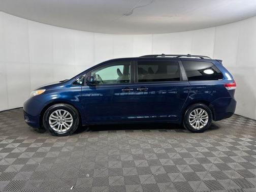 2011 Toyota Sienna XLE