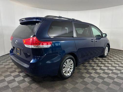 2011 Toyota Sienna XLE