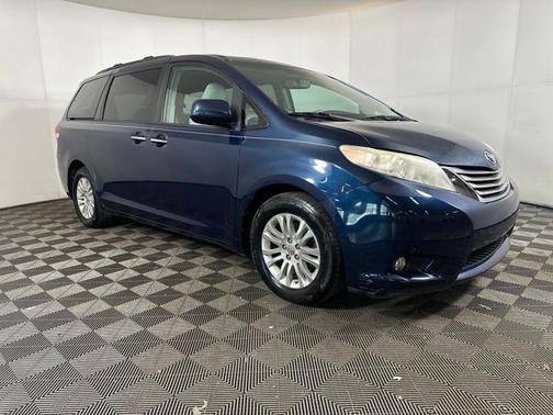 2011 Toyota Sienna XLE