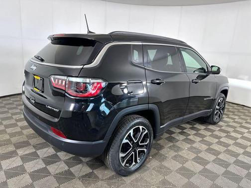 Diamond Black Crystal Pearlcoat 2024 Jeep Compass Limited