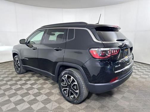 Diamond Black Crystal Pearlcoat 2024 Jeep Compass Limited